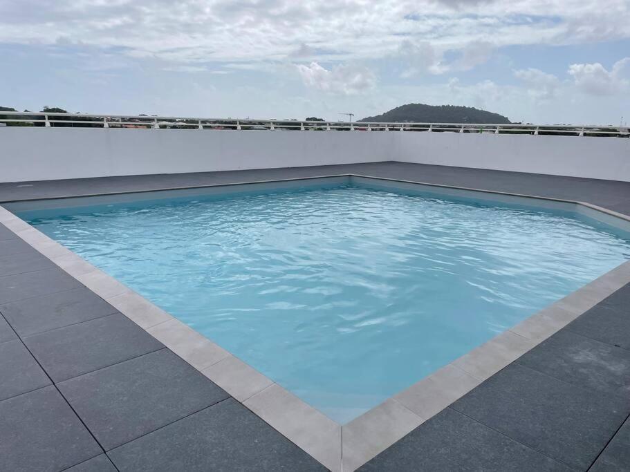 شقة Studio D Affaires Piscine Rooftop كايان المظهر الخارجي الصورة